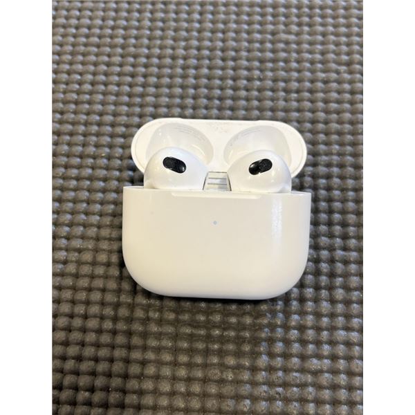 APPLE AIRPODS 3RD GEN W/ MAGSAFE CASE - TESTED WORKING, RETAIL $239