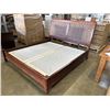 Image 4 : OUTLOOK FURNITURE KINGSIZE BEDFRAME WITH BOXSPRING AND HARDWARE