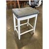Image 2 : 2 SADDLE BAR STOOLS WITH GRAY CUSHIONED SEATS