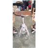 Image 4 : "WAGON WHEEL" TEAK IMPORTED 3 PIECE BAR SET. SWIVEL BAR STOOLS