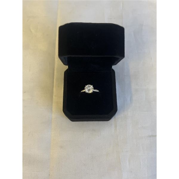 NEW S925 2.0CT SIMULATED DIAMOND (CZ) SOLITAIRE RING, SIZE 7 MOUNTED IN 925 STERLING SILVER W/ WHITE
