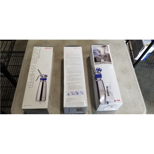 3 MOSA MASTER WHIPPERS.