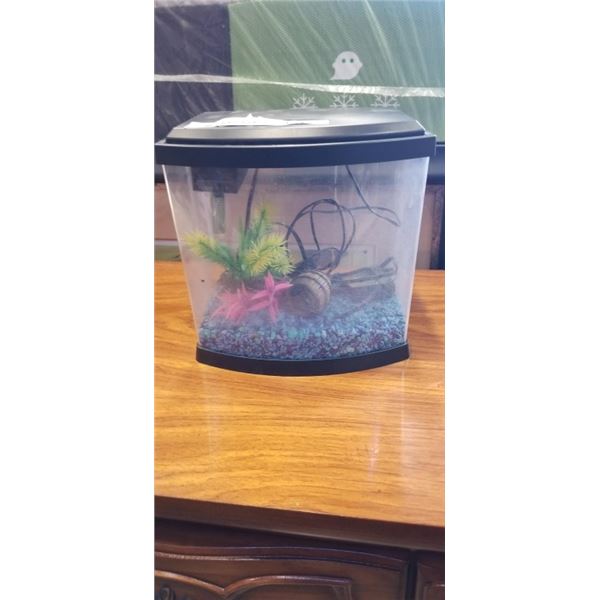 TOP FIN AQUARIUM WITH ACCESSORIES INSIDE