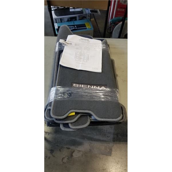 AS NEW TOYOTA GENUINE ACCESSORIES CARPET FLOOR MATS. MODEL 2018 > SIENNA
