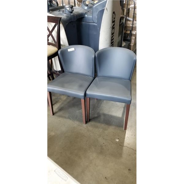 2 GREY SITTING CHAIRS