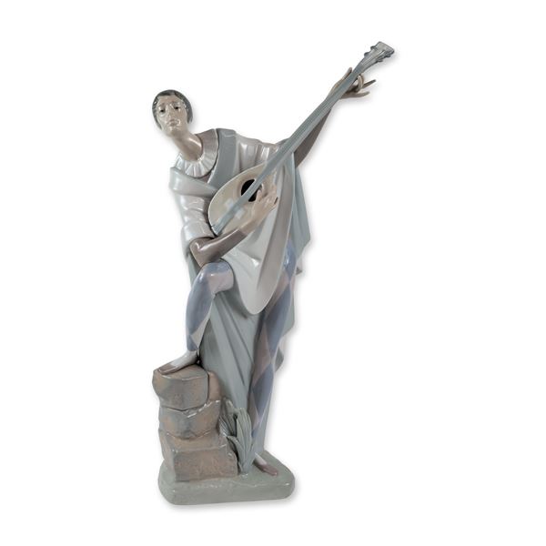 Lladro Spanish Glazed Porcelain Troubadour in Love Lladro Sculpture