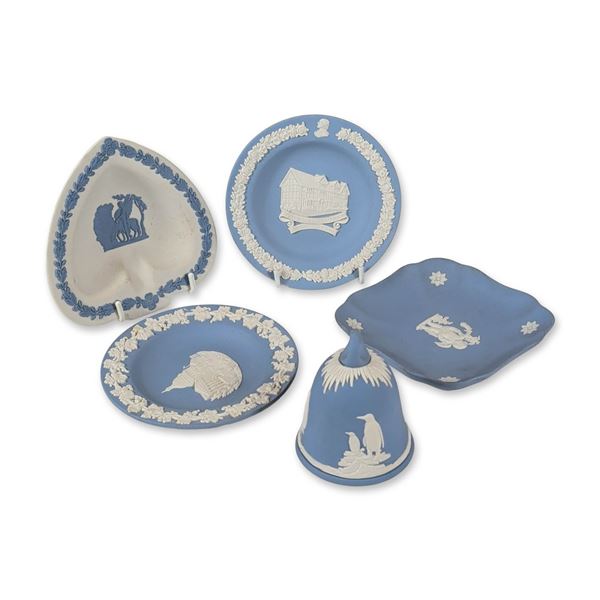 5pc Wedgwood Jasperware Blue and White Ring Dishes