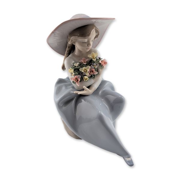 Lladro Fragrant Bouquet Porcelain Figurine