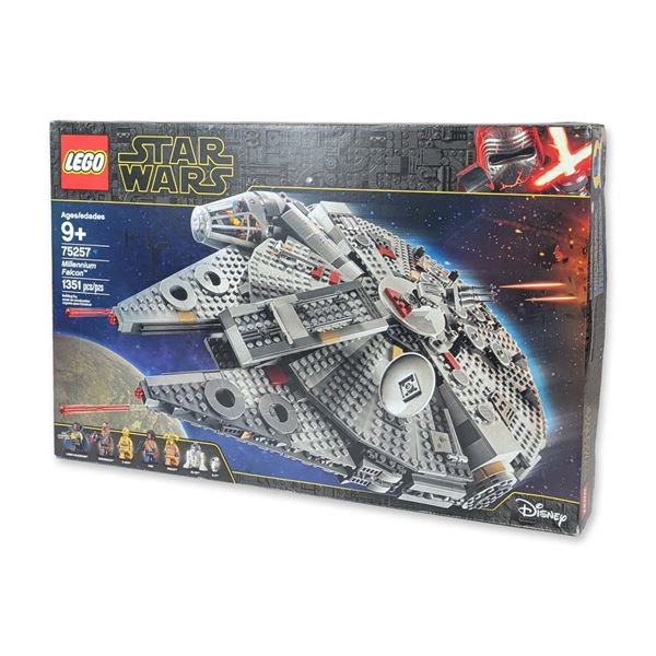 LEGO Star Wars Millennium Falcon Set 75257