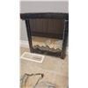 Image 6 : Towel Rack, Mirror, Towels A