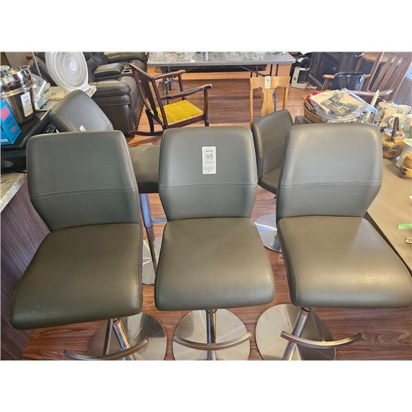 Adjustable Kitchen Table/Bar Stools C