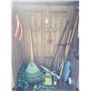 Image 1 : Garden Tools & Decor B