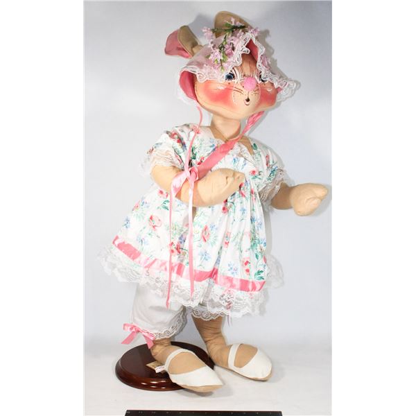 MRS EASTER BUNNY - ANNALEE COLLECTION