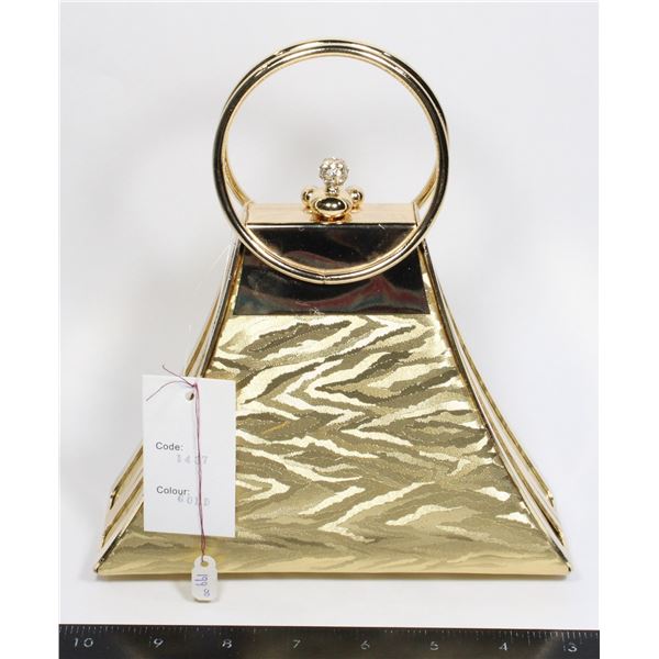 VINTAGE STYLE GOLD CLUTCH WITH CHAIN SHOULDER STRA