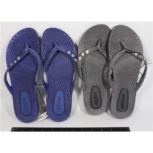 2 PAIRS OF SIZE 8 FLIP FLOPS