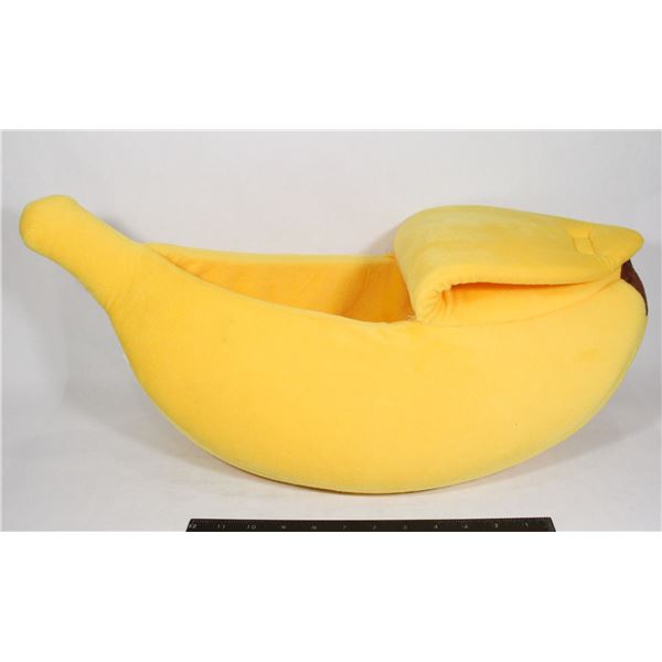 CAT BED - BANANA SHAPED