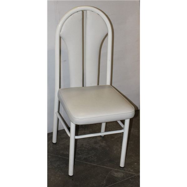 SINGLE WHITE CHAIR