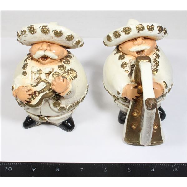 2 VINTAGE MEXICAN FOLK ART CHALKWARE FIGURINES