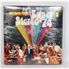 Image 1 : 8 RETRO RECORDS