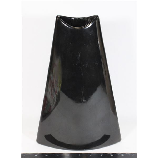 VINTAGE BLACK VASE - TRAPEZOIDAL