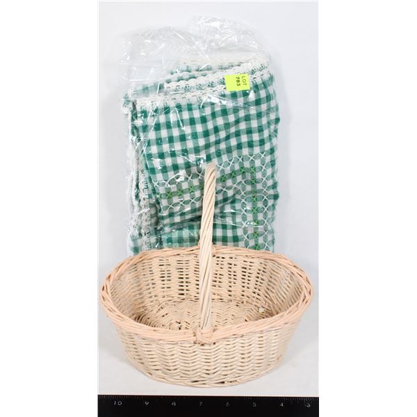 HANDMADE VINTAGE GINGHAM TABLECLOTH "CHICKEN SCRA