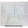Image 1 : 3 VINTAGE LIGHT COVERS