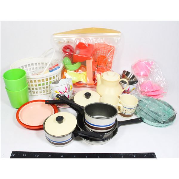 VINTAGE KITCHEN/SHOPPING TOYS