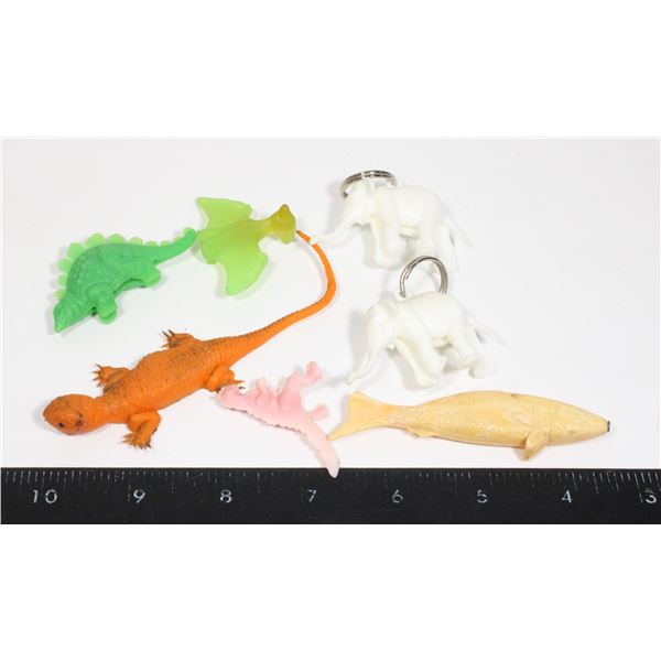 VINTAGE PLASTIC TOYS PLUS KEYCHAINS