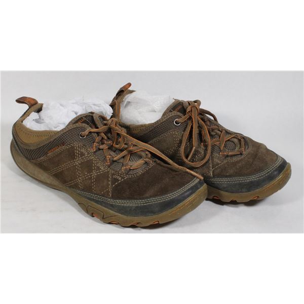 VINTAGE MERRELL RUNNERS