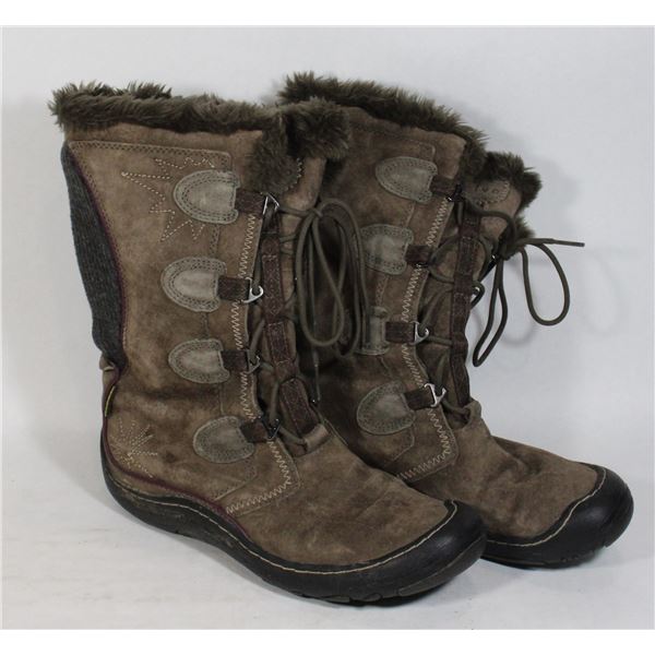 CLARKS PRIVO BOOTS