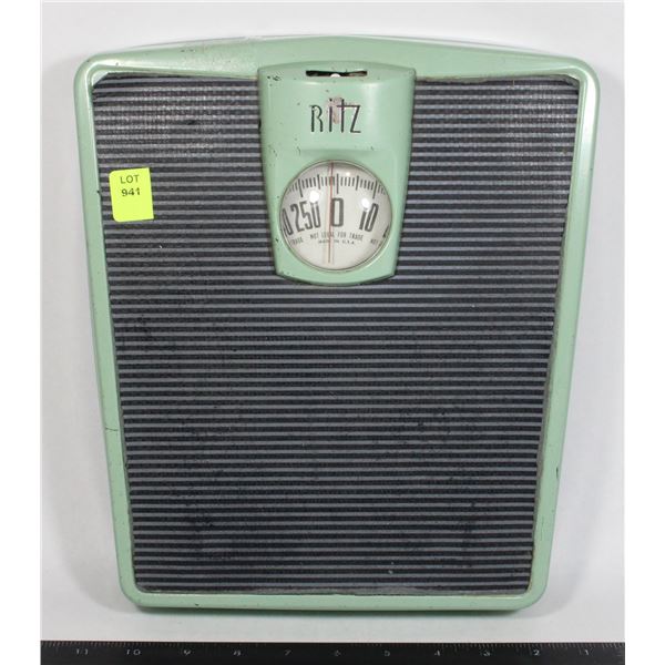 MCM-RITZ SCALE MINT GREEN