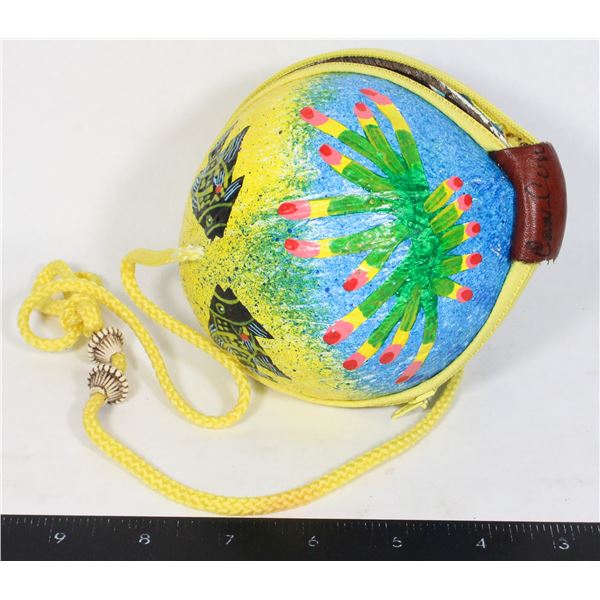 RETRO COCONUT PURSE