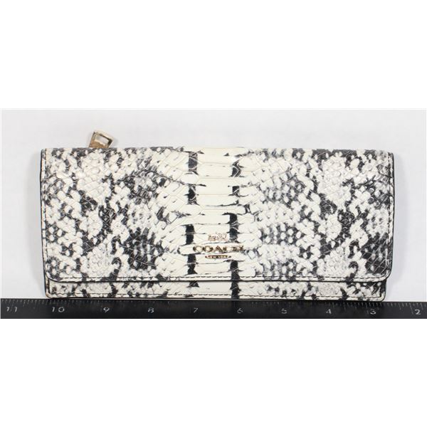 NUMBERED, AUTHENTIC COACH ZIP CARD CASE - SNAKE PR