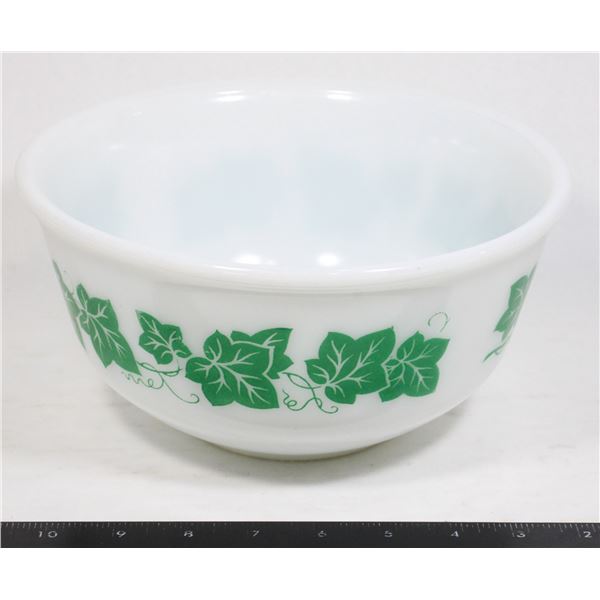 GREEN IVY - HAZEL ATLAS 9" MIXING BOWL