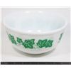 Image 1 : GREEN IVY - HAZEL ATLAS 9" MIXING BOWL