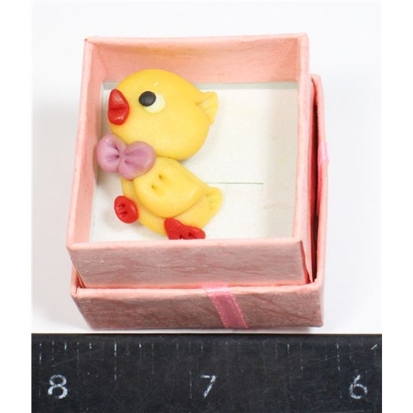 HANDMADE PINS BY MODE: DUCK