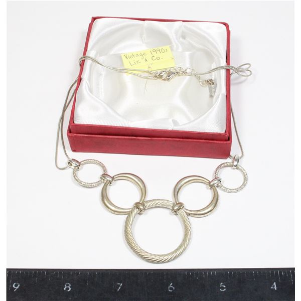 VINTAGE LIZ AND CO. - CIRCLE BIB DOUBLE CHAIN