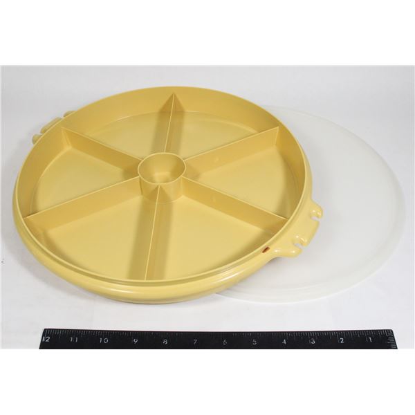 VINTAGE TUPPERWARE SERVER WITH LID