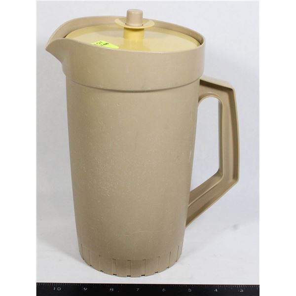 VINTAGE TUPPERWARE AND JUICE JUG