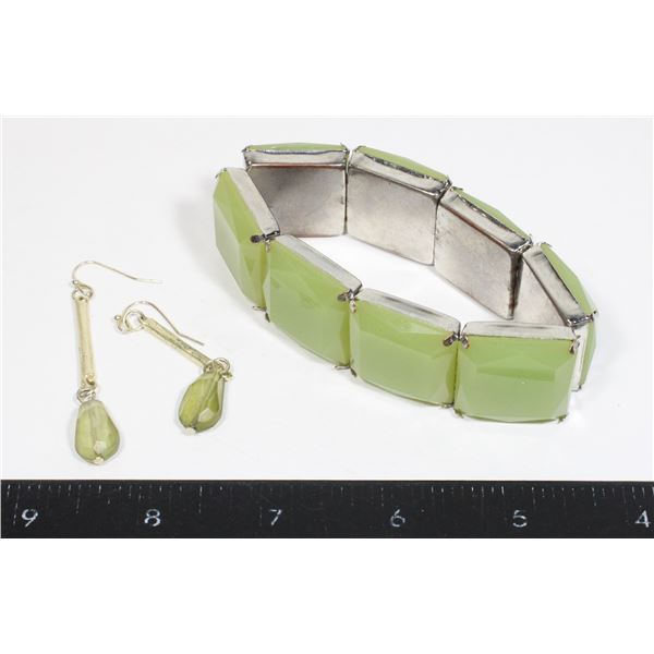 VINTAGE DROP EARRINGS WITH A STRETCH BRACELET