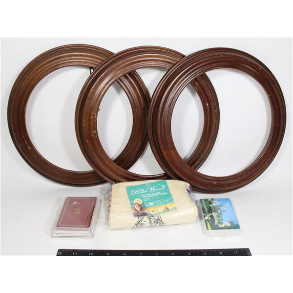 3 SOLID WOOD COLLECTOR PLATE HOLDERS
