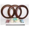 Image 1 : 3 SOLID WOOD COLLECTOR PLATE HOLDERS