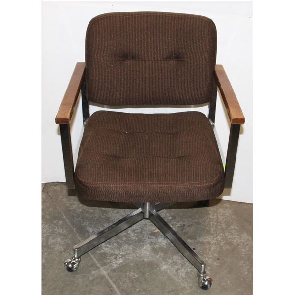 VINTAGE SWIVEL AND TILT OFFICE CHAIR