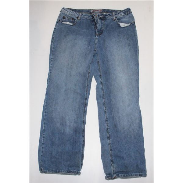 WOMEN'S 16W STRETCH BOOTCUT JEANS