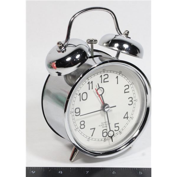 QUARTZ ALARM CLOCK