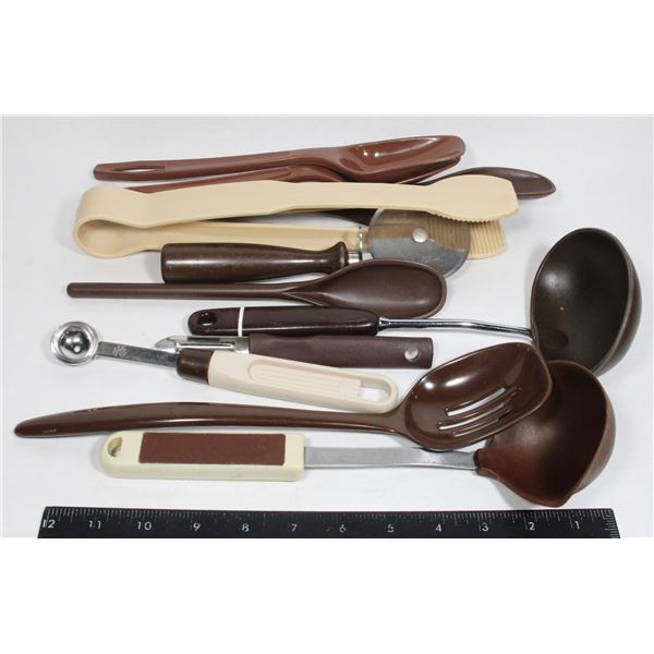 12 VINTAGE MELAMINE KITCHEN UTENSILS