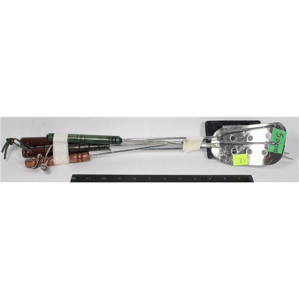5 VINTAGE BBQ UTENSILS