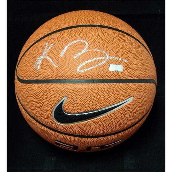 Los Angeles Laker Kobe Bryant Signed Basketball Panini Authenticated