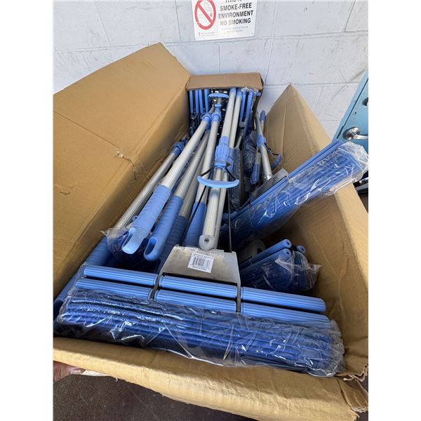 Large pallet of Extendable self-wringing PVA sponge mops