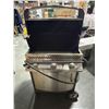 Image 5 : Napoleon Stainless Steel Gas Grill - 3-Burner Barbecue with Cart & Temperature Gauge